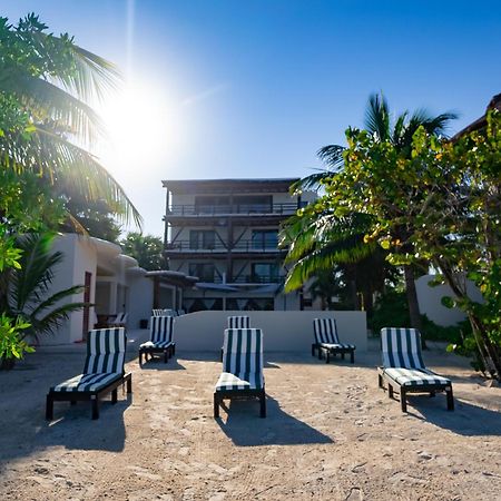 Beach Front Hotel Boutique Dk House 홀박스아일랜드 외부 사진