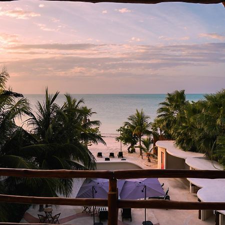 Beach Front Hotel Boutique Dk House 홀박스아일랜드 외부 사진