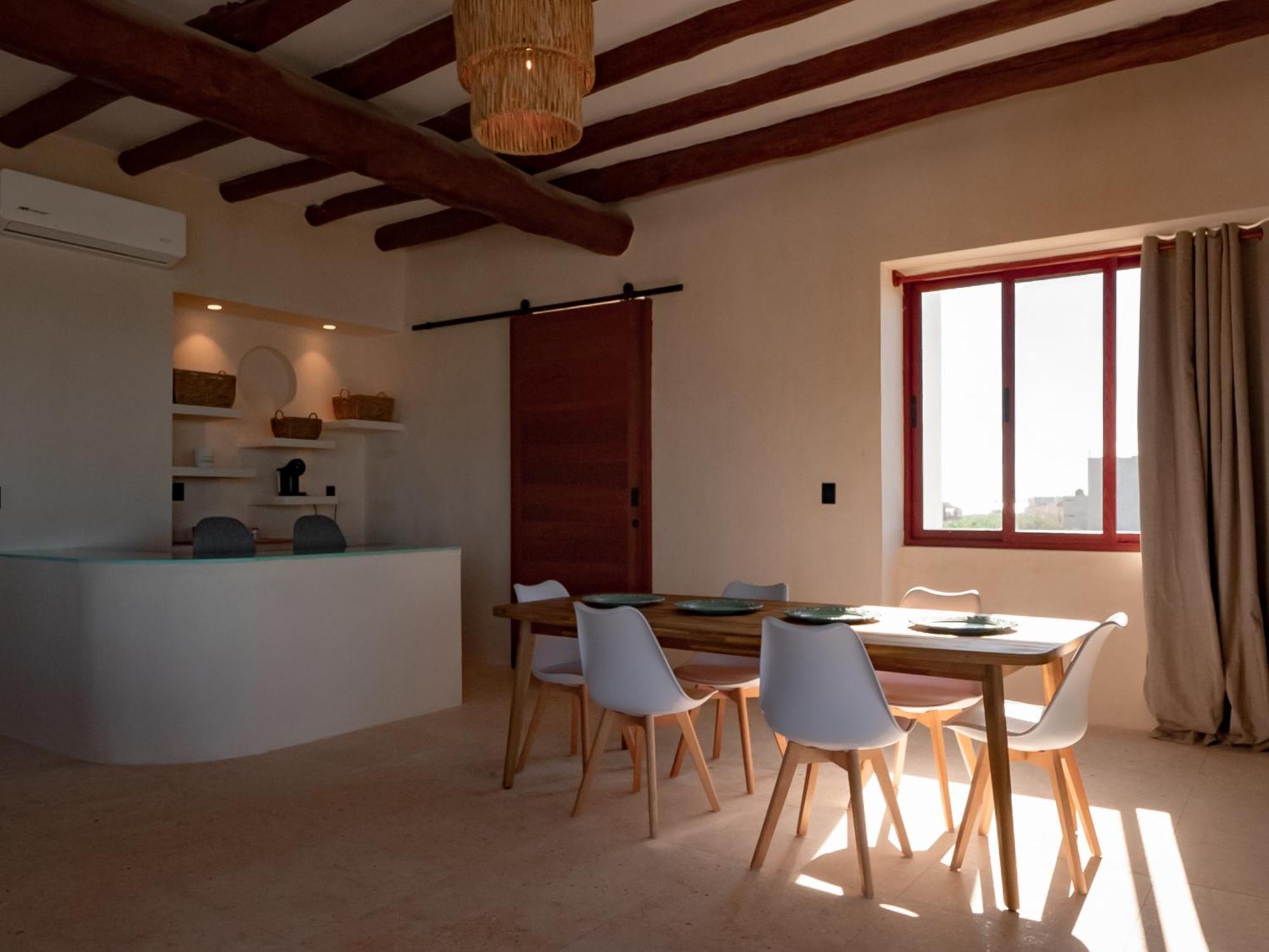 Beach Front Hotel Boutique Dk House 홀박스아일랜드 객실 사진
