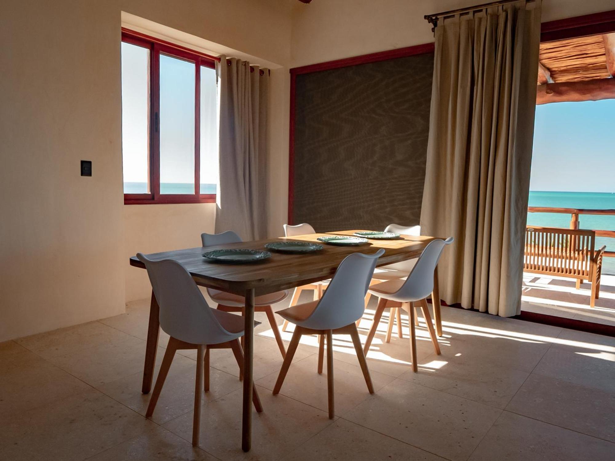 Beach Front Hotel Boutique Dk House 홀박스아일랜드 객실 사진