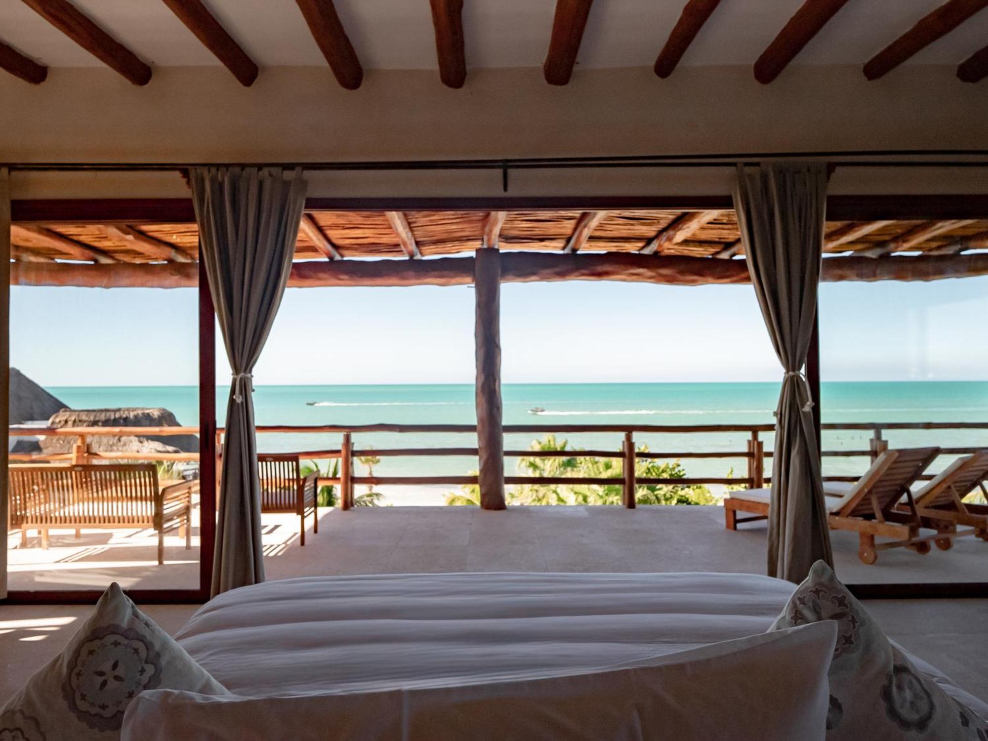 Beach Front Hotel Boutique Dk House 홀박스아일랜드 외부 사진