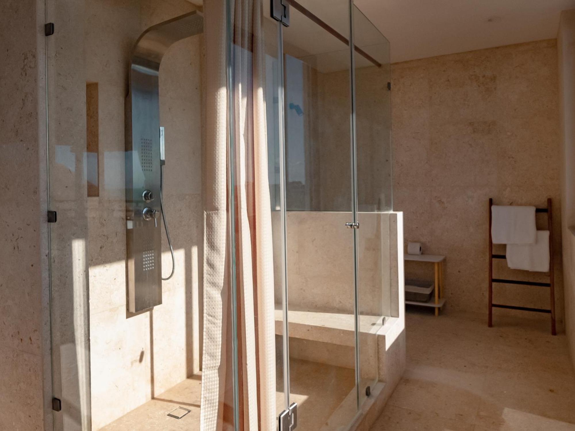 Beach Front Hotel Boutique Dk House 홀박스아일랜드 객실 사진