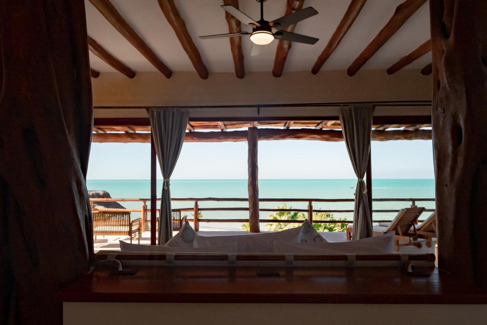 Beach Front Hotel Boutique Dk House 홀박스아일랜드 객실 사진