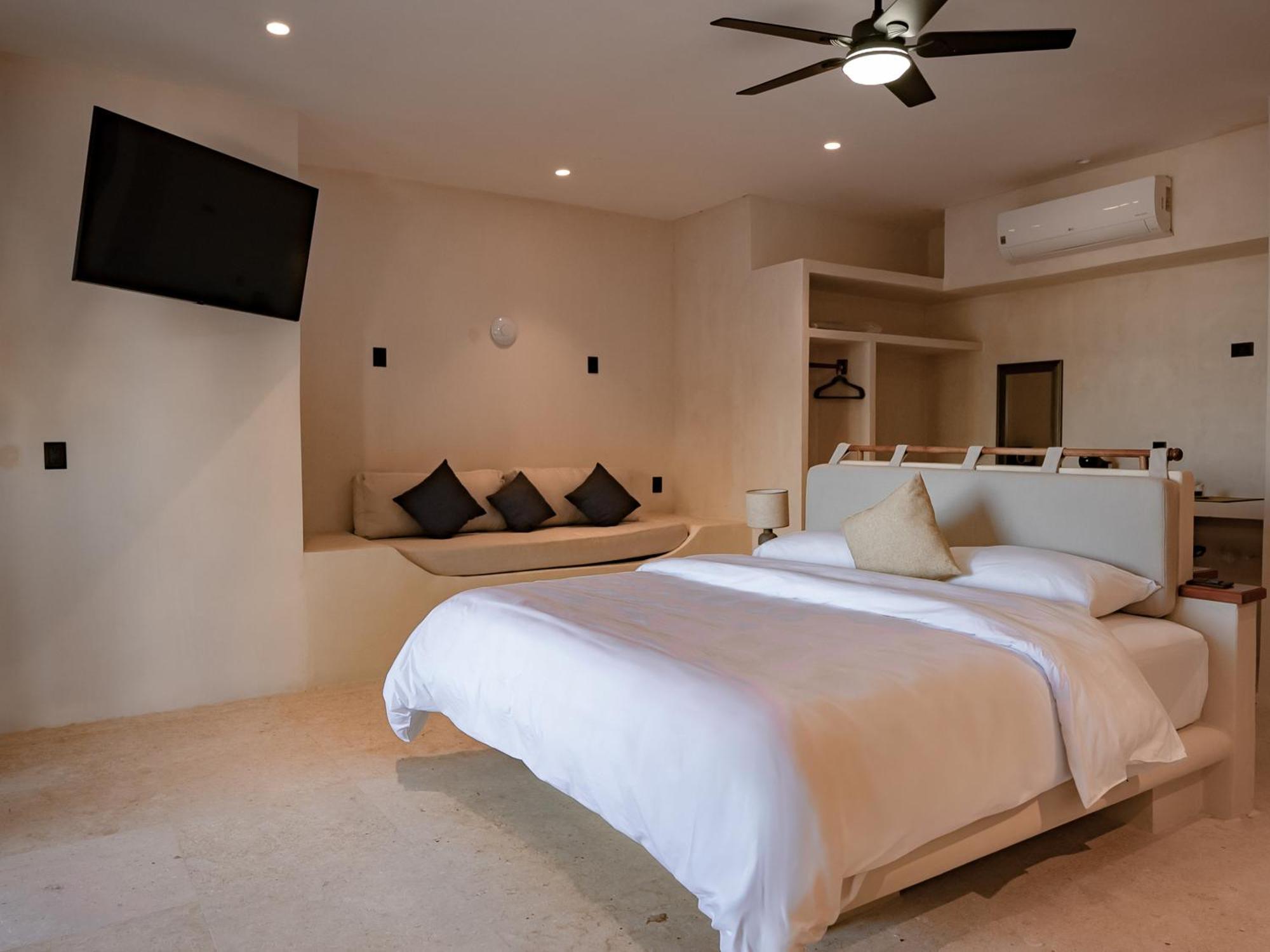 Beach Front Hotel Boutique Dk House 홀박스아일랜드 객실 사진